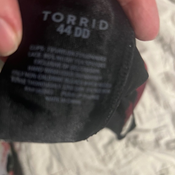 Bra Lot - 6 bras - 1 44D, 4 44 DD, 1 46DD - Picture 2 of 14